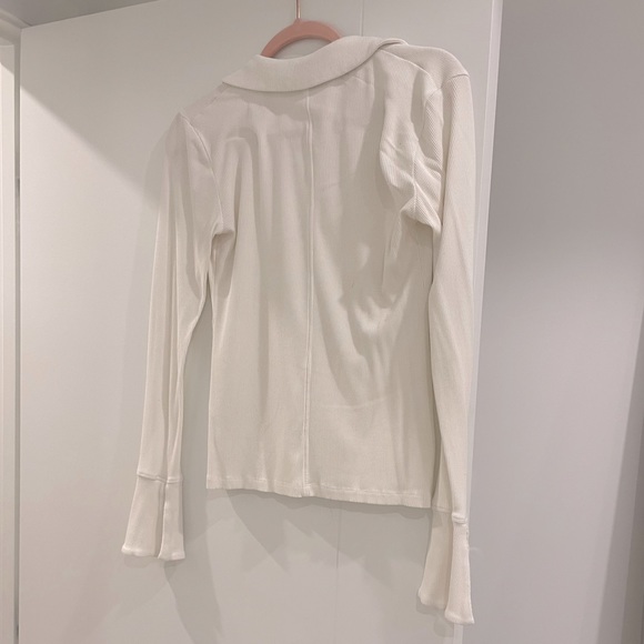 Bell-sleeve, bellybutton peep shirt - Picture 2 of 4